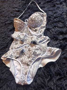 Zimmermann One Piece Ruffle Swimsuit in Ice Blue. Size 2/4